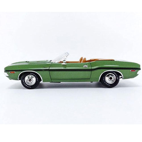 1970 Convertible Dodge Challenger 1:18 Model Car (Green)